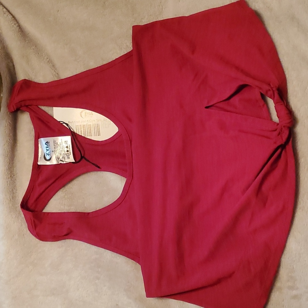 Zyia red knot just a cute tank